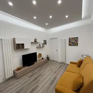 Dimora Del Buongustaio Apartment